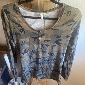 Camo Ling Sleeve Tee